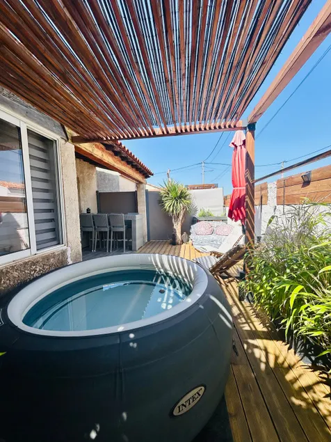 Nice house, just a short walk to the beach. - Image 1