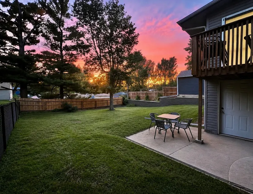 Oasis Lounge #7: Spacious • Foosball • Golf • Yard - Image 1