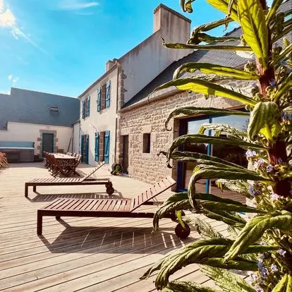 15 people, 20 m from the sea, Jacuzzi, seminars, overnight stay - Image 1