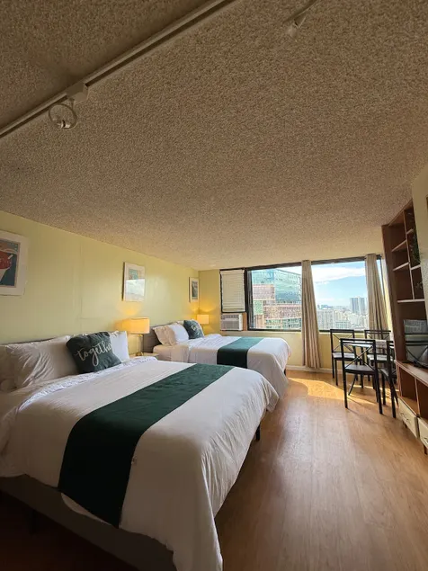 Charming Twin-Joined Studio with Plentiful Space - Image 1