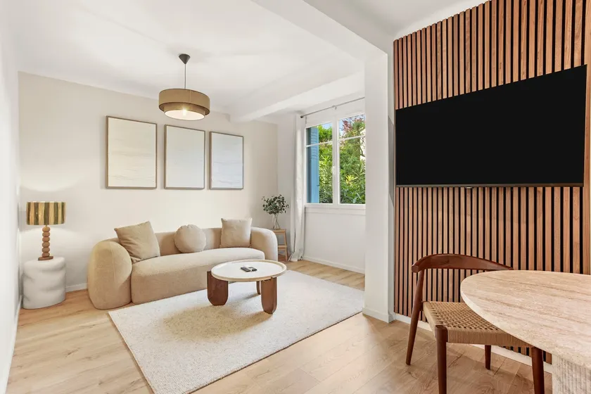 Apartment near Place des Lices + parking - Image 1