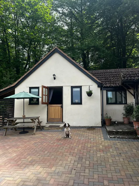 Cute studio cottage. Wood burner. Amazing views - Image 1