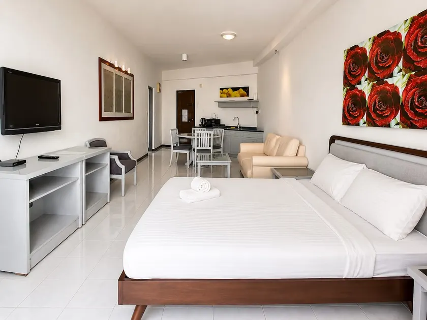 Stunning Sea View Stay + Balcony (4 Pax) • Par#20 - Image 1