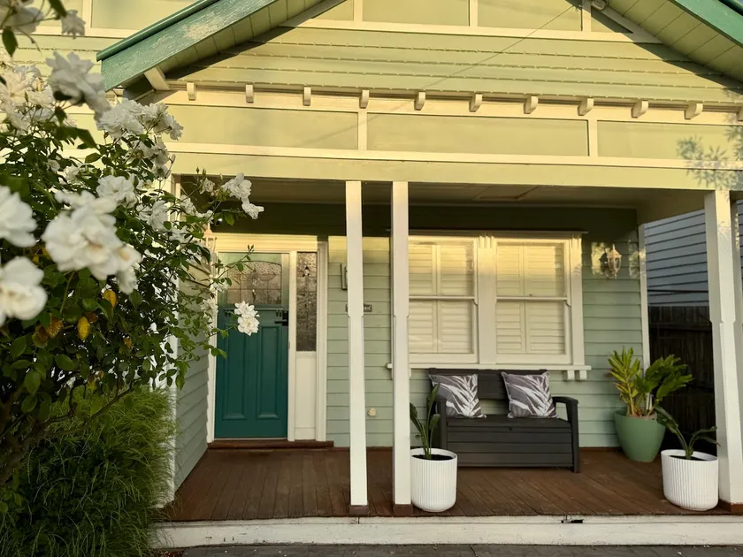 Spacious Family Oasis |4BR 3BA| Footscray near CBD - Image 1