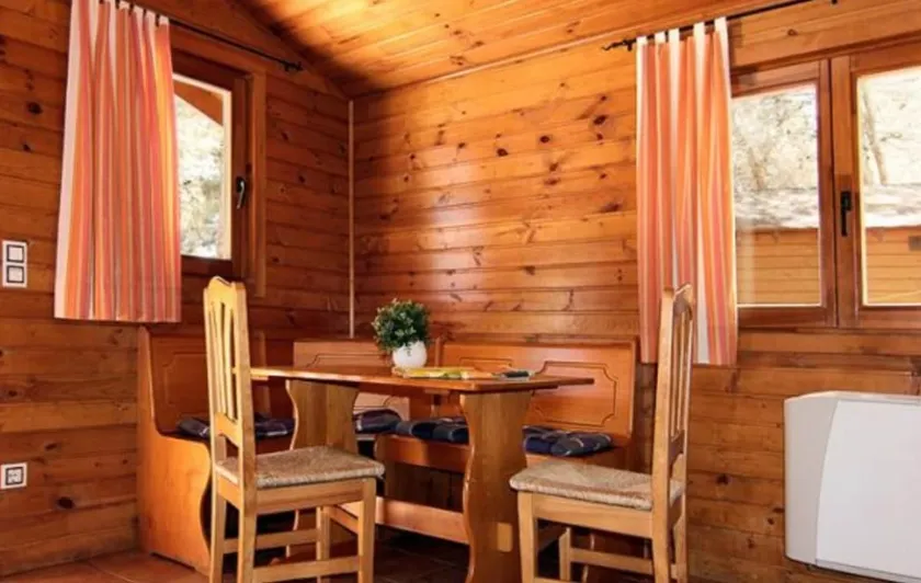 6-seat bungalow - Image 1