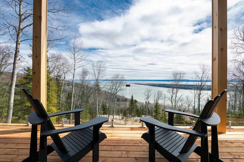 Bellevue 169: Luxe Chalet with Breathtaking Views - Image 1