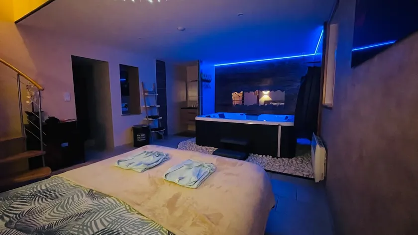 Cozy Love & Spa love room spa hammam private sauna - Image 1