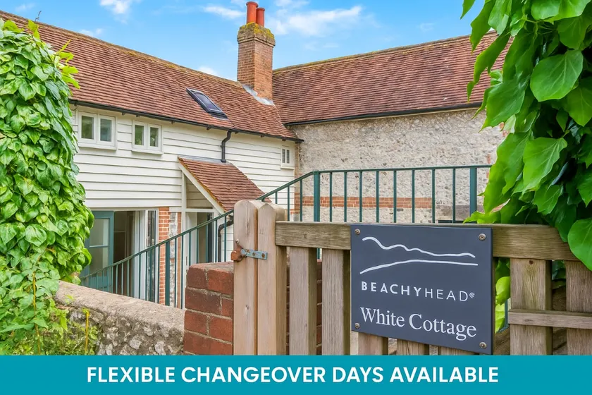9 White Cottage - Image 1