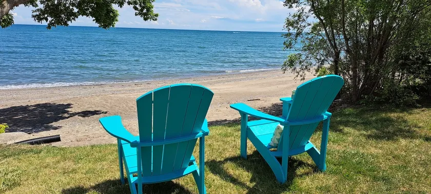 Hickory Lakehouse near Point Pelee, secluded beach - Image 1