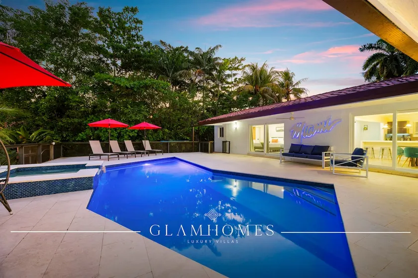 Sultan Villa - Tennis CT - Jacuzzi - Pool - BBQ - Image 1