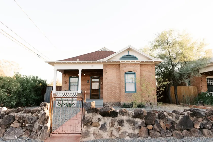 Desert Victorian, downtown, Charming, 2bd/2ba - Image 1