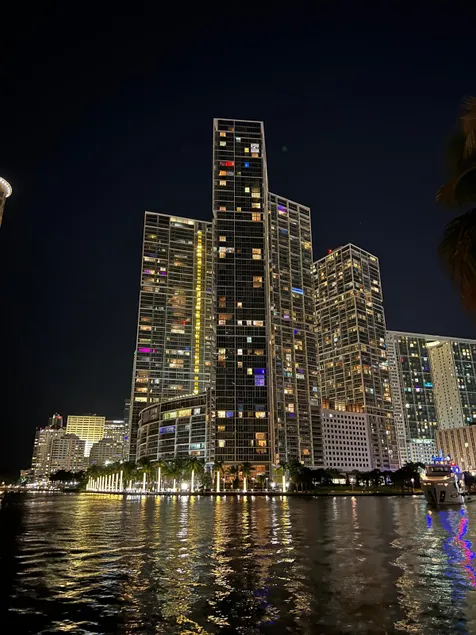 Icon Brickell (W) | Huge Luxury Condo - Image 1