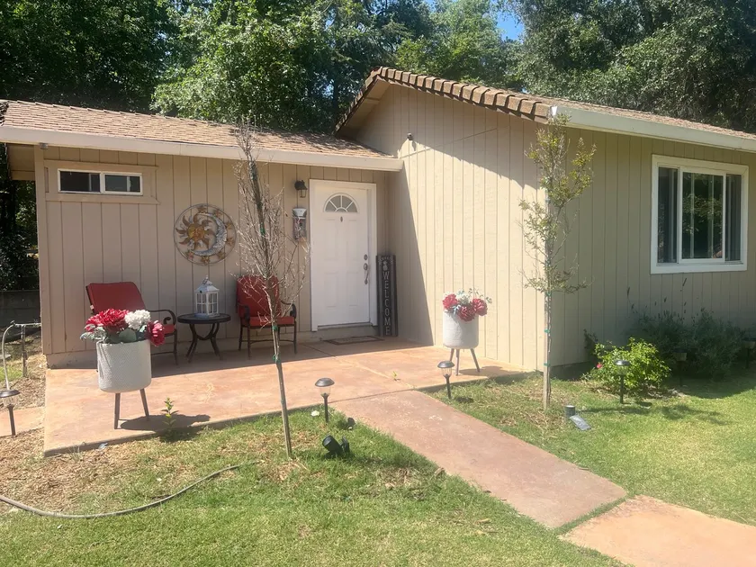 Studio cottage in Loomis - Image 1