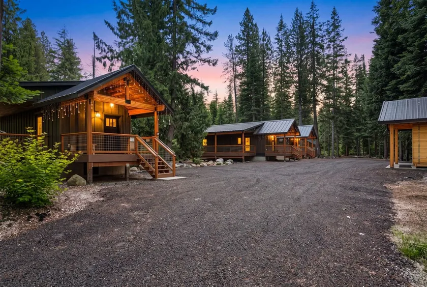 `Tall Pines` a cozy 1 bedroom Tiny Cabin - Image 1