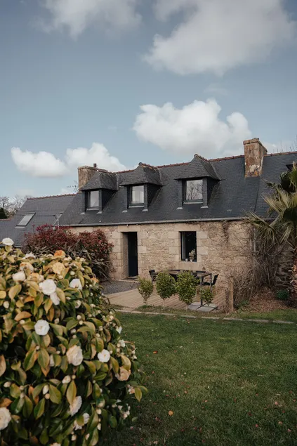 Stone farmhouse for 4 people with heated swimming pool - Image 1