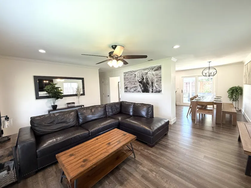 •NEW• Spacious Home 6 beds/ 2 bath + Steam Shower! - Image 1