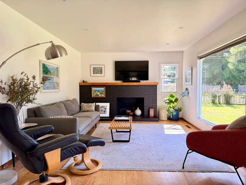 Pine Crest Cottage - Image 1