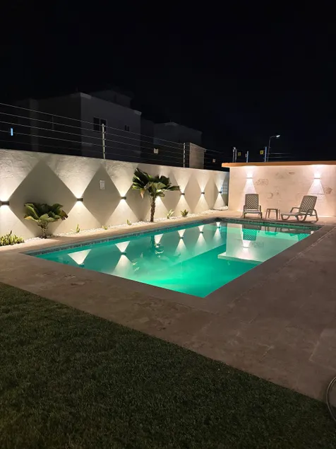 5 Star Villa Minutes From Airport And Beaches - Image 1