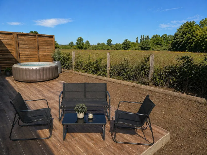 Cozy studio • Jacuzzi • Terrace • Parking - Image 1