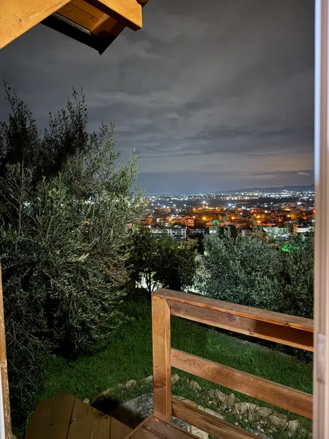 Jupis Chalet-City View Getaway - Image 1