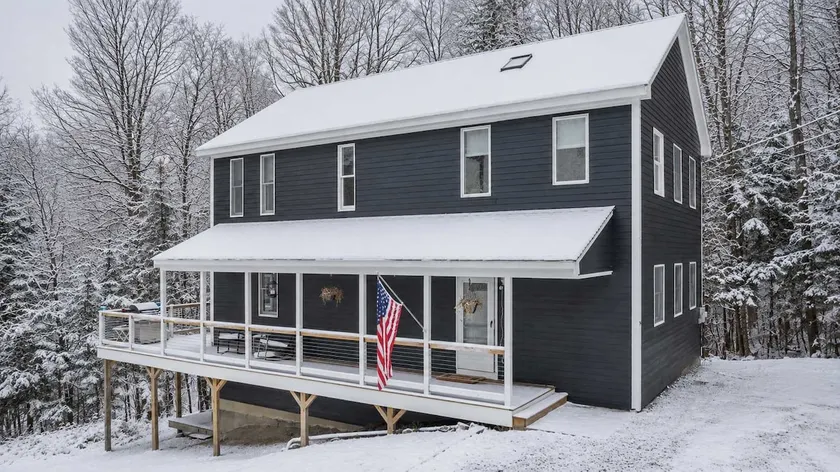 5-BR Retreat Near Chalk Pond & Mt. Sunapee - Image 1