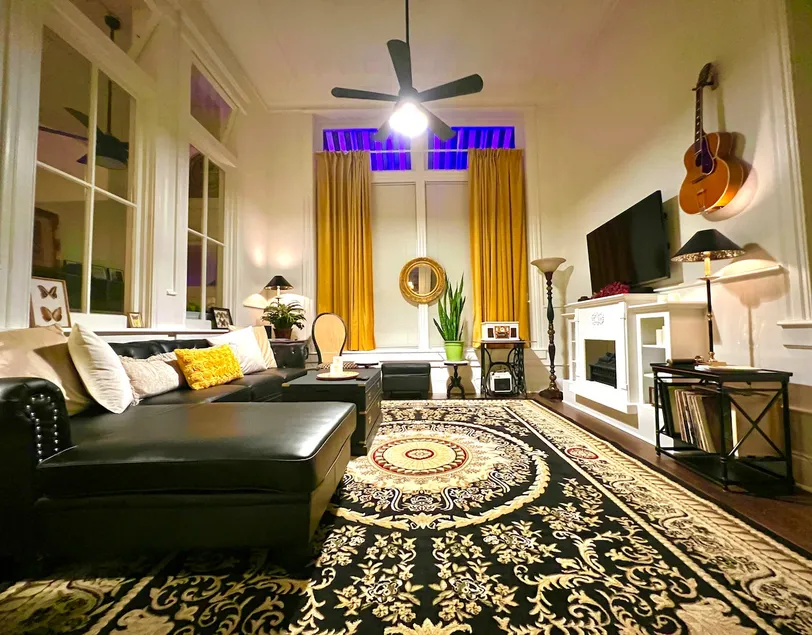 The Voegele Historic Loft BnB Apartment - Image 1