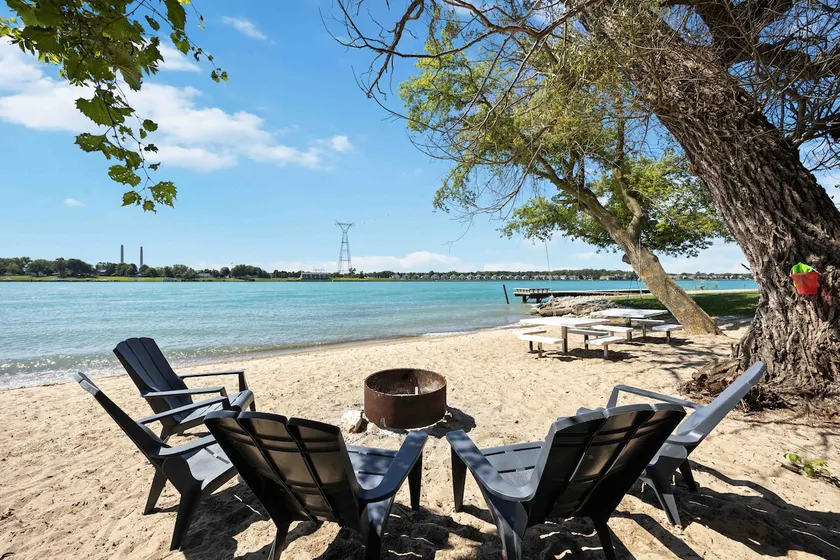 The Parkway Beach House - Private beach&waterfront - Image 1