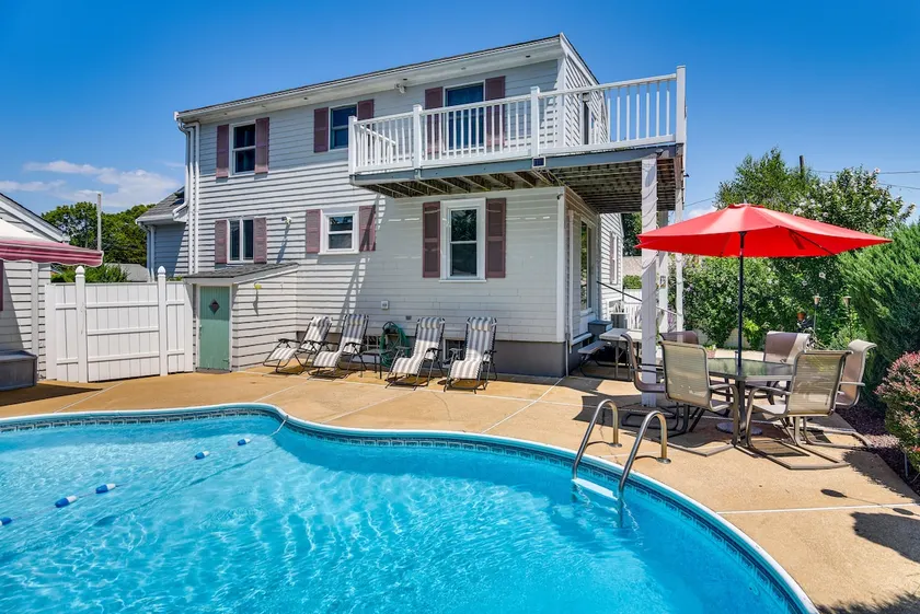 3 Mi to Dtwn & Beach! Bristol Home w/ Patio - Image 1