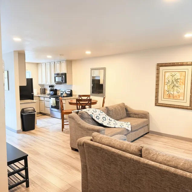 Hidden Gem Town House - Image 1
