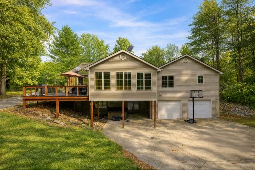 4 Paws Getaway | Pond, Hot Tub + Pet-Friendly! - Image 1