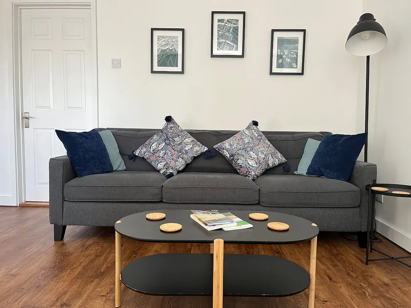 Parking-Central Braunton- Modern House. - Image 1