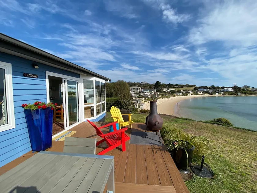 Total Waterfront Self Contained Cottage - Image 1