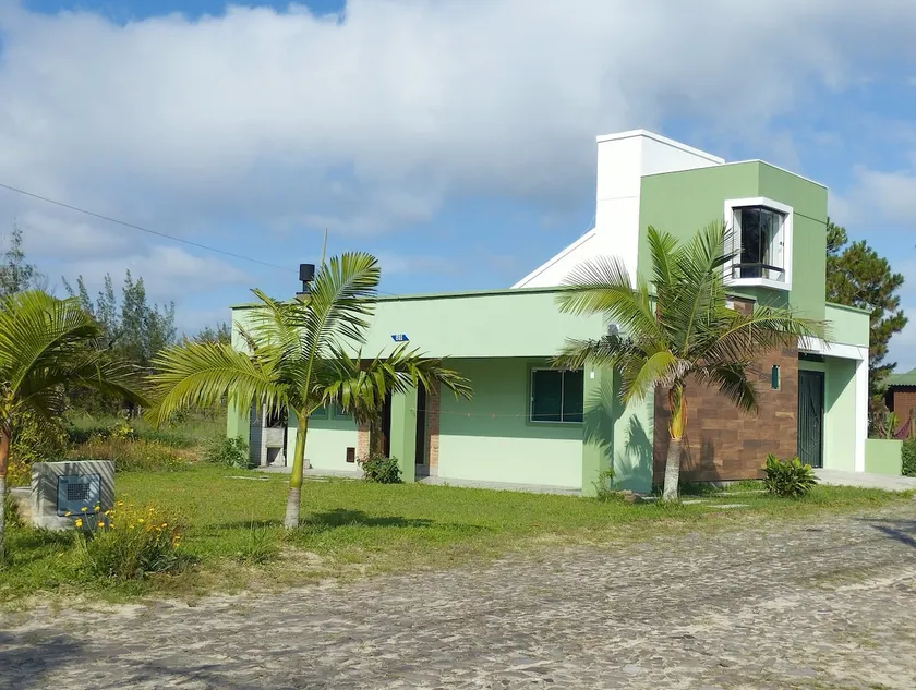 Balneário Gaivota - House Close to the Beach - Image 1