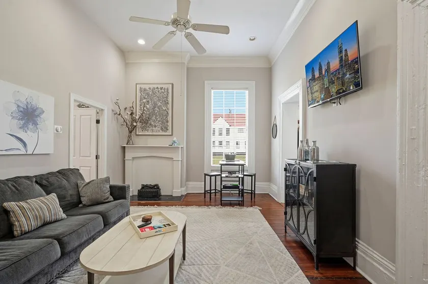 Luxurious 1 Bdrm Downstairs Walkable to Downtown - Image 1