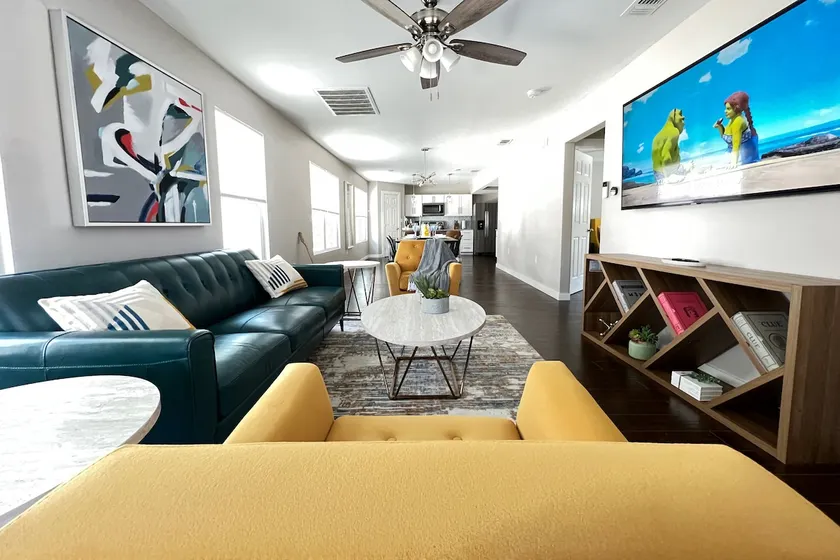 Family Fun Home|5 min to Riverwalk~Brewery~Frost - Image 1