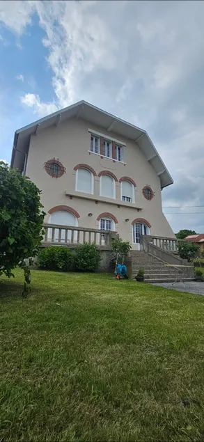 Bigourdane-style house for up to 20 people - Image 1