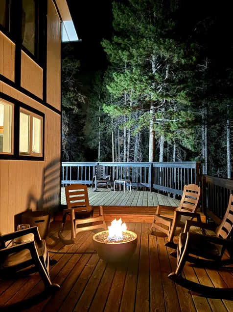 Hot tub. Fireplace. 3 bdrms. 2 bath. Kid Play Area - Image 1