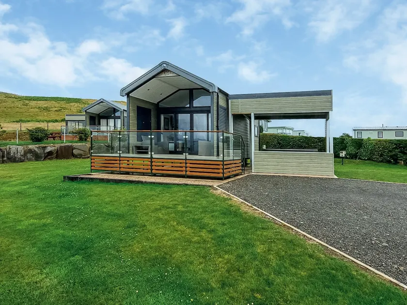 Lake Vyrnwy Luxury Glamping Pod 2 - Image 1