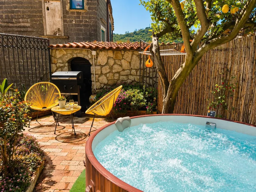 Sorrento Coast Hideaway • Private Jacuzzi & BBQ - Image 1