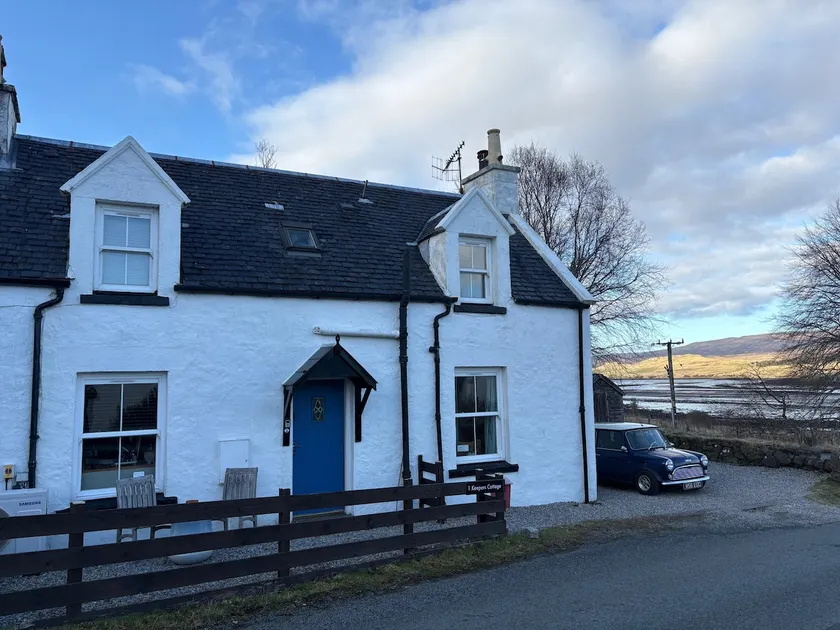 1 Keepers Cottage Skeabost Bridge Isle Of Skye - Image 1