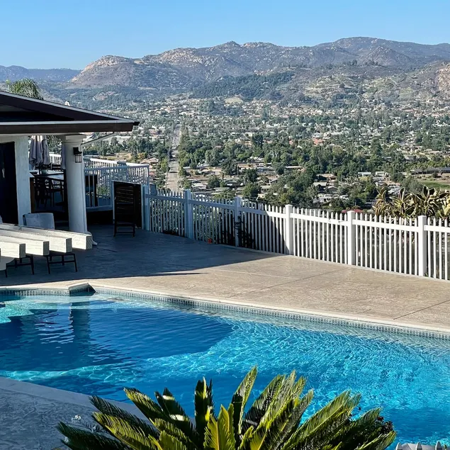 Plateau Retreat | Panoramic View | Close Safari Park - Image 1