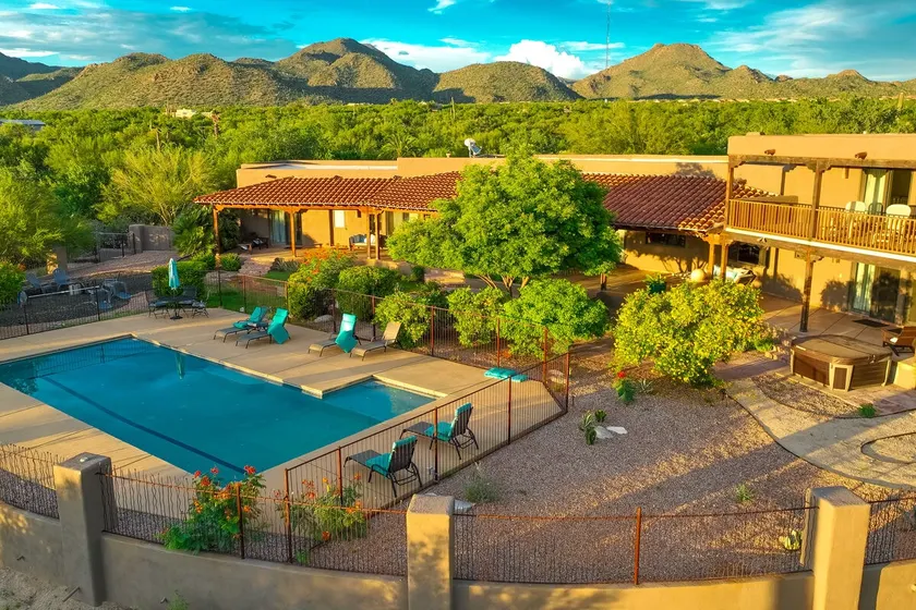 Tucson 5BR | Chef's Kitchen | Pool | Hot Tub - Image 1