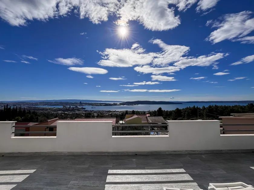 Beautiful duplex apartment with view - Image 1