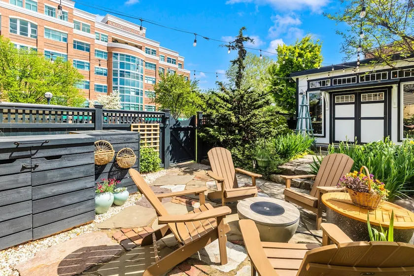 Garden Retreat on Carroll Creek + Free Parking - Image 1
