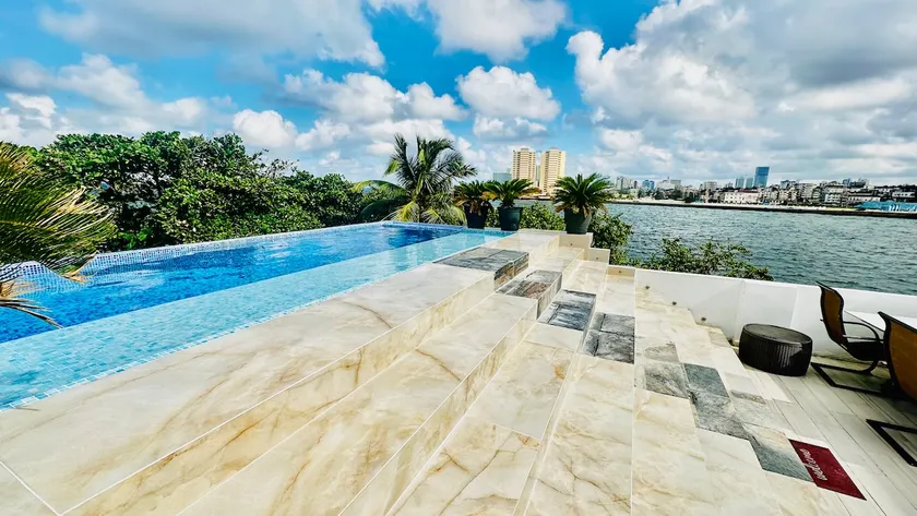 Luxury Riviera, 2 jacuzzi, solar panel, pool - Image 1