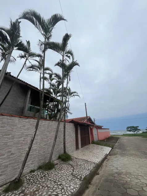 Pé na Areia Suarão Itanhaém House - Image 1