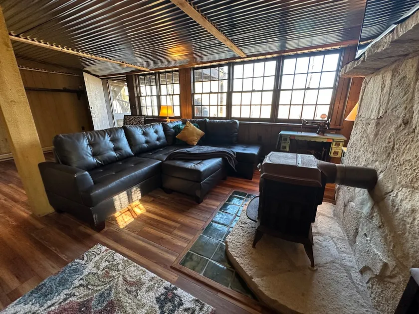 Hidden Rock Suite @Raven'sViewRetreat in WashMO - Image 1
