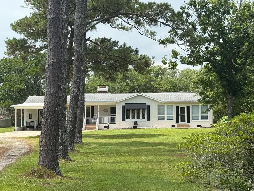 Salty Sound Retreat , close to town,pet friendly - Image 1