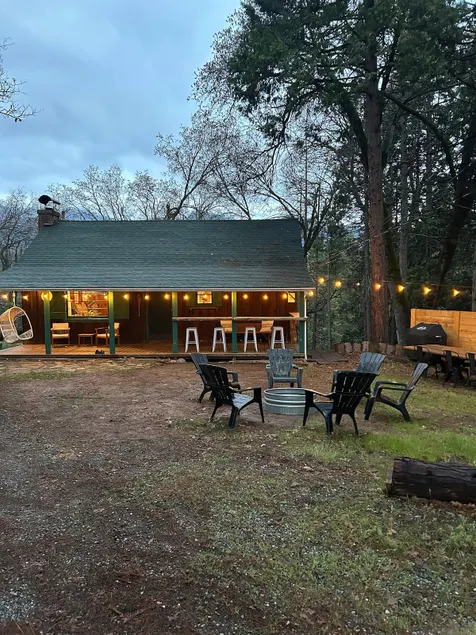 Spa, walk to river + saloon. Near Giant Sequoias - Image 1
