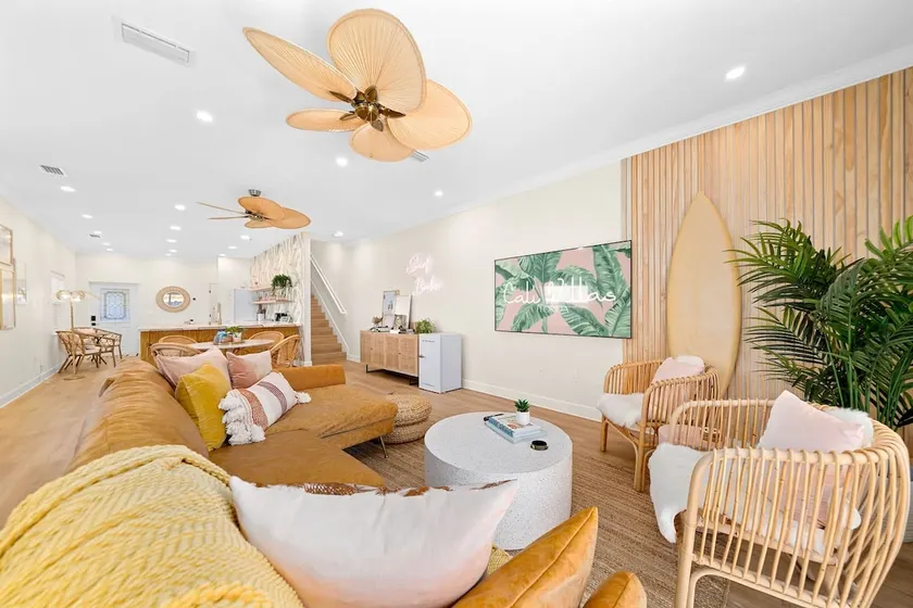 Luxury Villa, 2.5 Blocks from the Beach, Hot Tub, Outdoor Oasis, Mini Putt, Arcade games and so much more. - Image 1